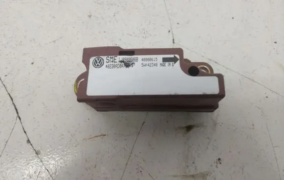 Skoda Octavia Mk1 (1U) Airbag deployment crash/impact sensor IJ0909606B