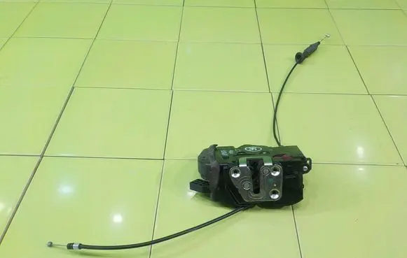 Hyundai ix20 Front door lock 814101K020