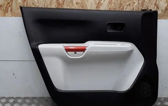 Suzuki Ignis Front door card panel trim 8372162r08372462ra