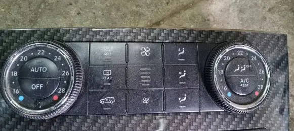 Mercedes-Benz R W251 Climate control unit A2518205089 5HB96491433 A2518707289