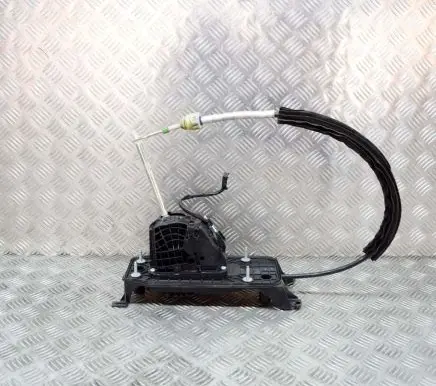 Volkswagen Golf VII Gear shifter/selector 5Q2713025AM 5Q0713061