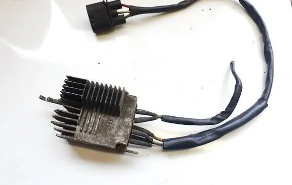 Audi A6 S6 C6 4F Coolant fan relay 4f0959501b 880987n
