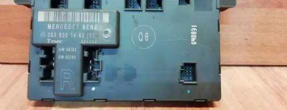 Mercedes-Benz C W203 Door control unit/module 2038201485 351324 A2038201485