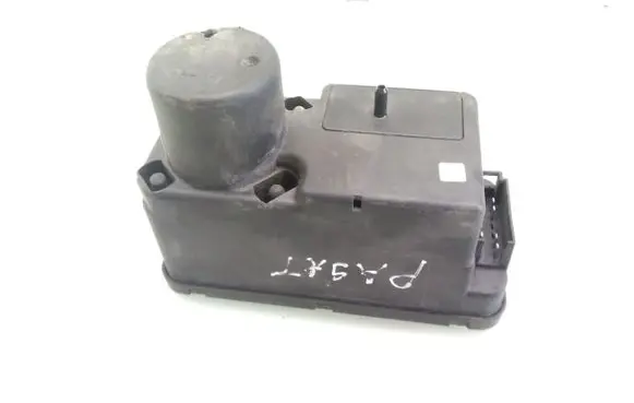 Volkswagen PASSAT B3 Central locking vacuum pump 357962257
