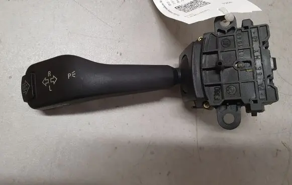 BMW 3 E46 Indicator stalk 8363668K 011040