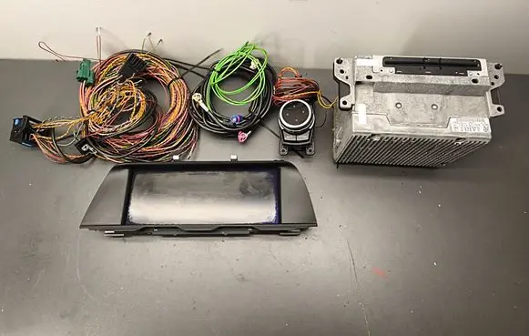 BMW 5 F10 F11 Radio/CD/DVD/GPS head unit 9318747 B069B20D7697117 001CD7437388