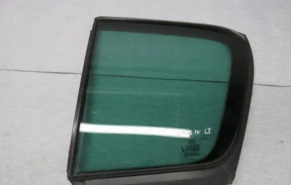 KIA Sportage Rear side window