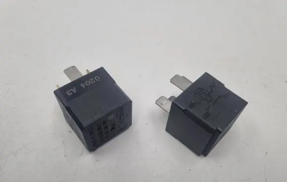 Mercedes-Benz C W205 Other relay A0009828223 0009828223 4RA00779151