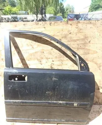 Nissan X-Trail T30 Front door