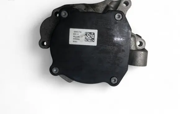 Volkswagen Golf VI Vacuum pump 03L145207