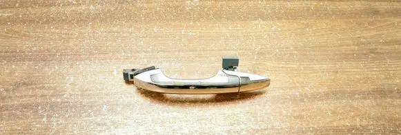 Honda CR-V Front door exterior handle 122B105M