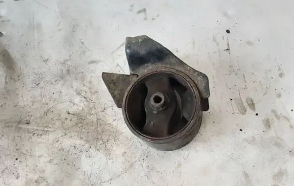 Hyundai Tucson LM Engine mount bracket 219319K000