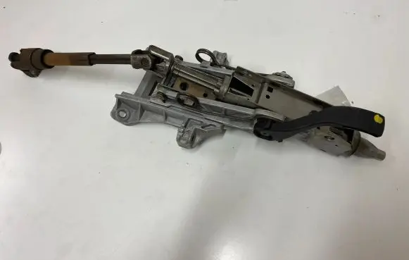 Ford Focus Steering wheel axle BV6N3C529AF
