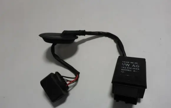 Audi A1 Fuel pump relay 1K0906093G