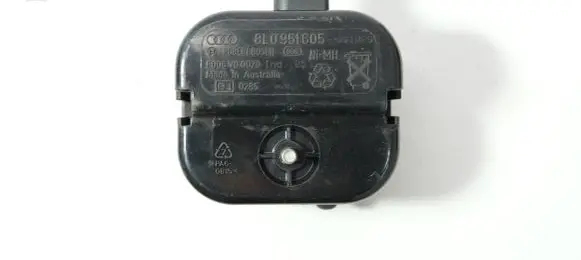 Audi A6 S6 C5 4B Alarm system siren 8L0951605