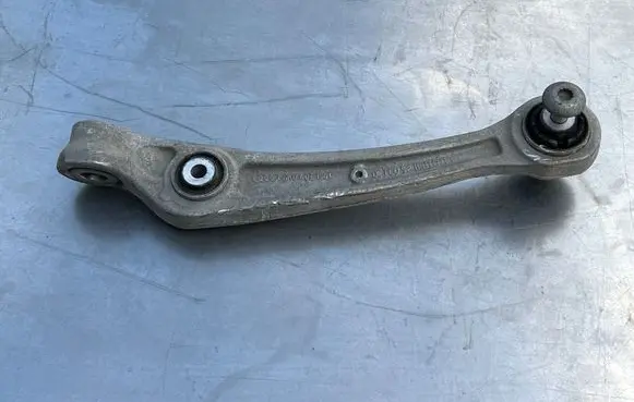 Front lower control arm/wishbone