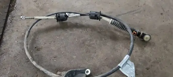 Volvo S60 Gear shift cable linkage 30759790