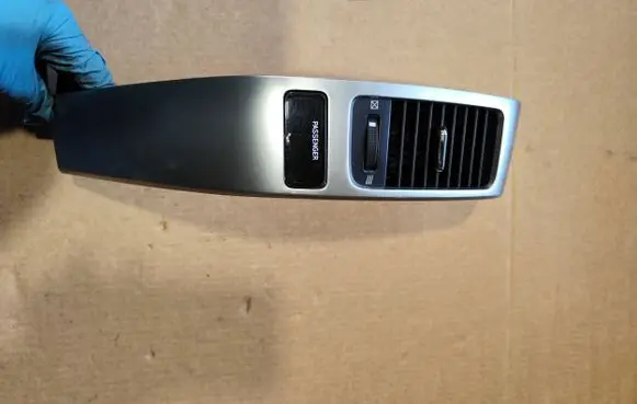 Toyota Land Cruiser (J120) Dash center air vent grill 6556430040