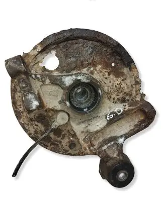 Subaru Forester SF Rear wheel hub spindle/knuckle 