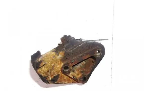 Toyota Avensis T220 Engine mounting bracket 1251164060