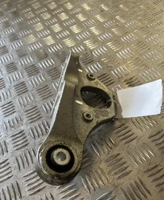Volvo XC90 Engine mounting bracket 32222463