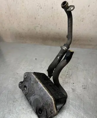 Volvo XC90 Engine oil radiator 8677973
