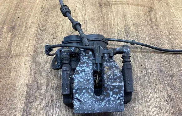 Mercedes-Benz GLE (W166 - C292) Rear brake caliper 1664237898A