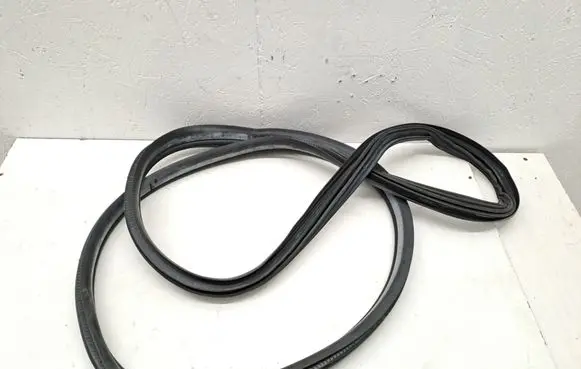 Ford Transit Courier Sliding door rubber seal 