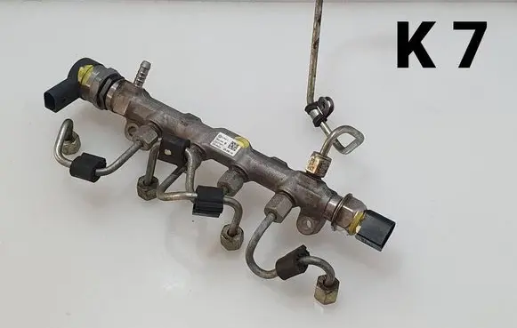 Volkswagen Golf VII Fuel main line pipe 04L089B 04L906054 057130764AB
