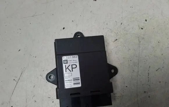 Opel Vectra C Door control unit/module 9227562