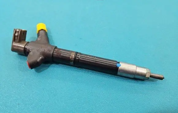 Toyota Avensis T270 Fuel injector 236700R090 IMPRK1504733