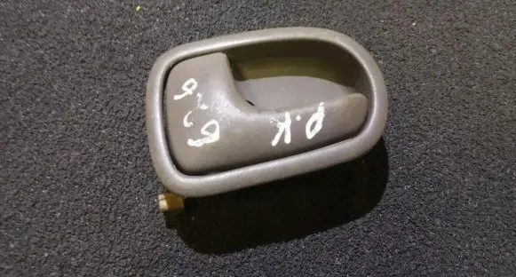 Mazda 626 Front door interior handle dh22i