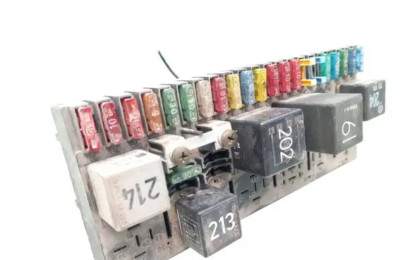 Audi 80 90 S2 B4 Fuse module 443941822A 213