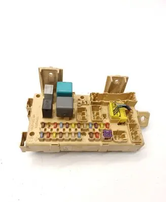 Toyota Avensis T250 Fuse module 8264105020A 82641-05020-A