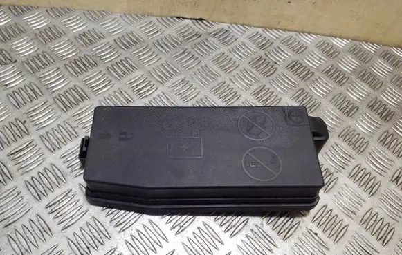 Chevrolet Captiva Fuse box cover