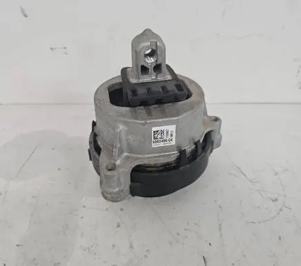 Engine mount bracket