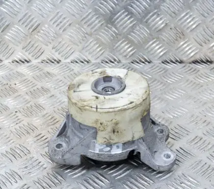 Mercedes-Benz C W205 Engine mount bracket A2052407900