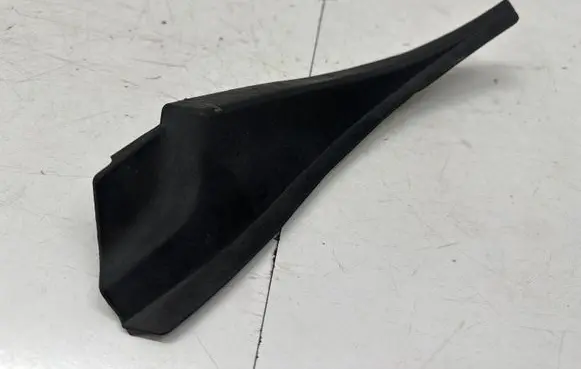 Mazda CX-3 Windshield trim K2443