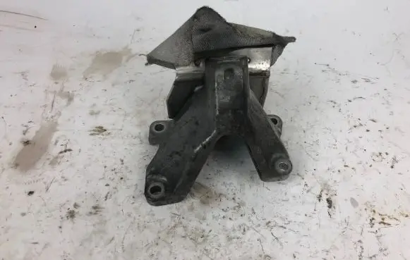 Audi A4 S4 B8 8K Engine mounting bracket 8K0199307B