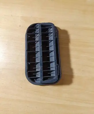 Audi A4 S4 B5 8D Quarter panel pressure vent 4A0819181