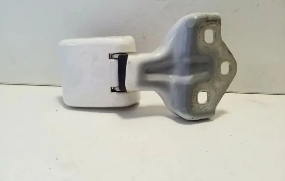 Opel Vivaro Loading door upper hinge 9820031980