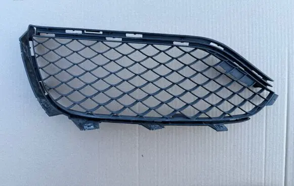 Mercedes-Benz CLS C218 X218 Front bumper lower grill A2188852522