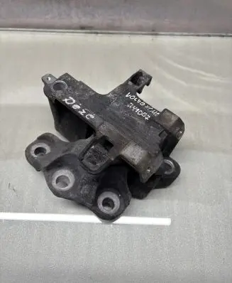 Volvo XC40 Engine mount bracket 32267915