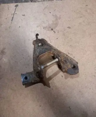 Mazda 6 Front shock absorber mounting bracket 