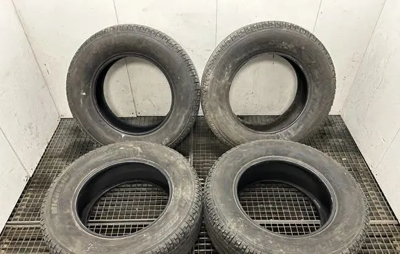 Ford F150 R18 winter tire 