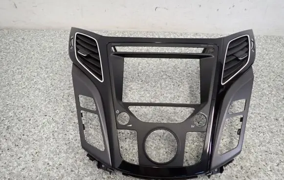Hyundai i40 Dash center air vent grill