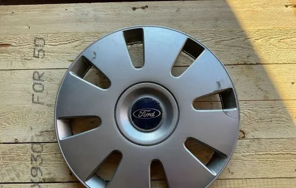 Ford Focus C-MAX R16 wheel hub/cap/trim 3M511000DC