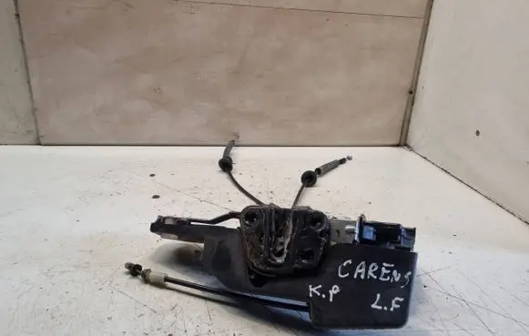 KIA Carens II Front door lock