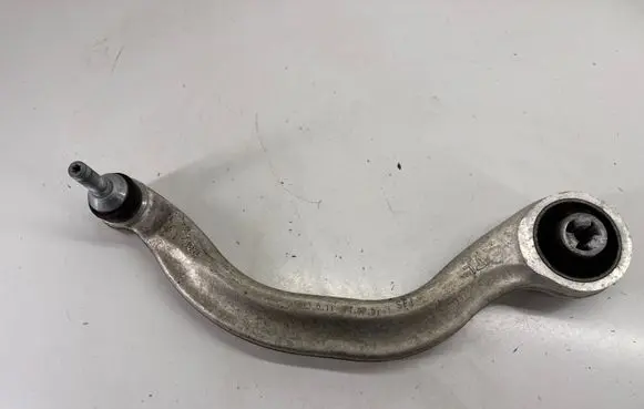 Tesla Model 3 Front lower control arm/wishbone 104435400A