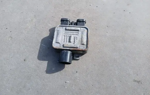 Ford Kuga I Coolant fan relay 940004107